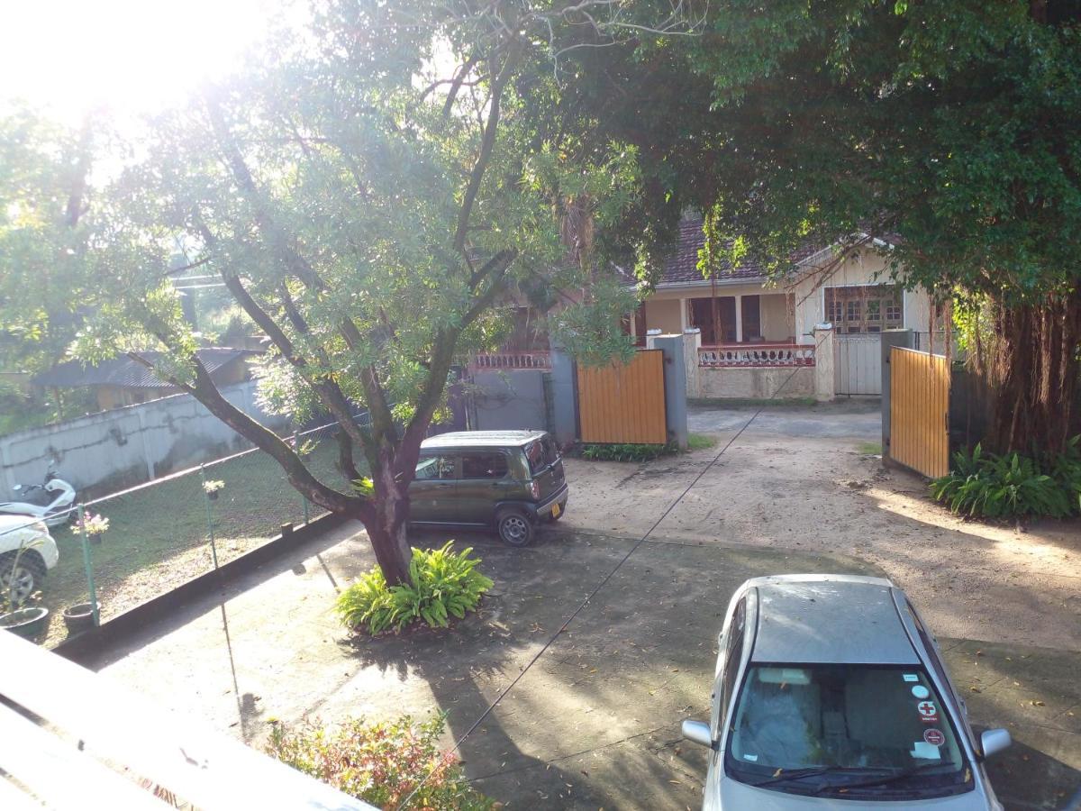 Blue Bell Hotel Negombo Dış mekan fotoğraf