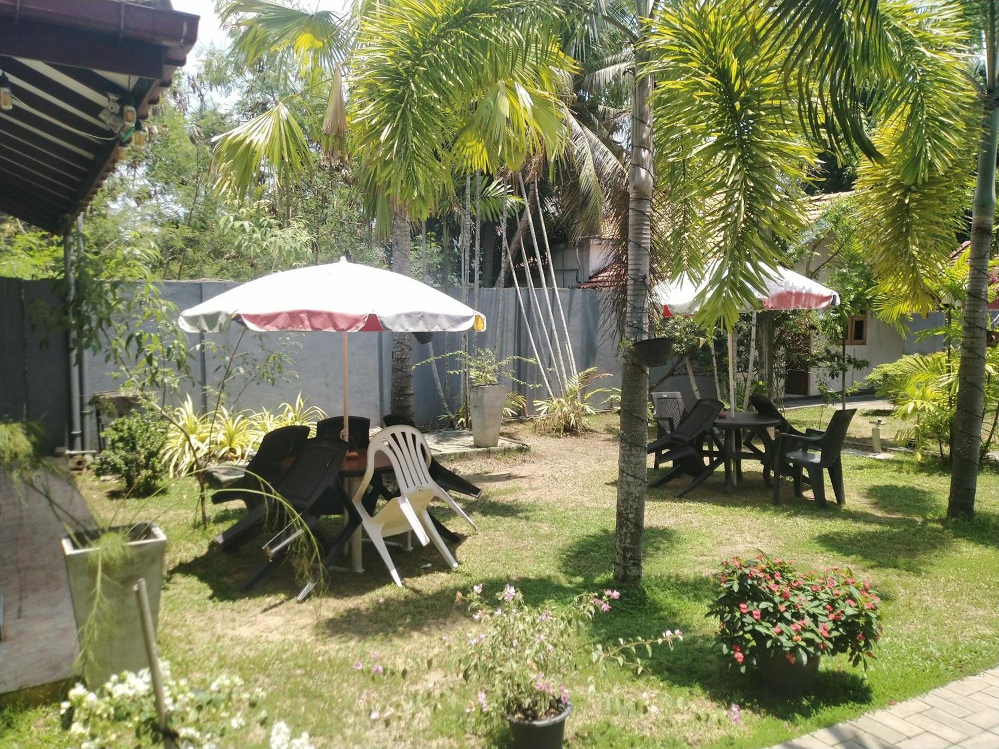 Blue Bell Hotel Negombo Dış mekan fotoğraf