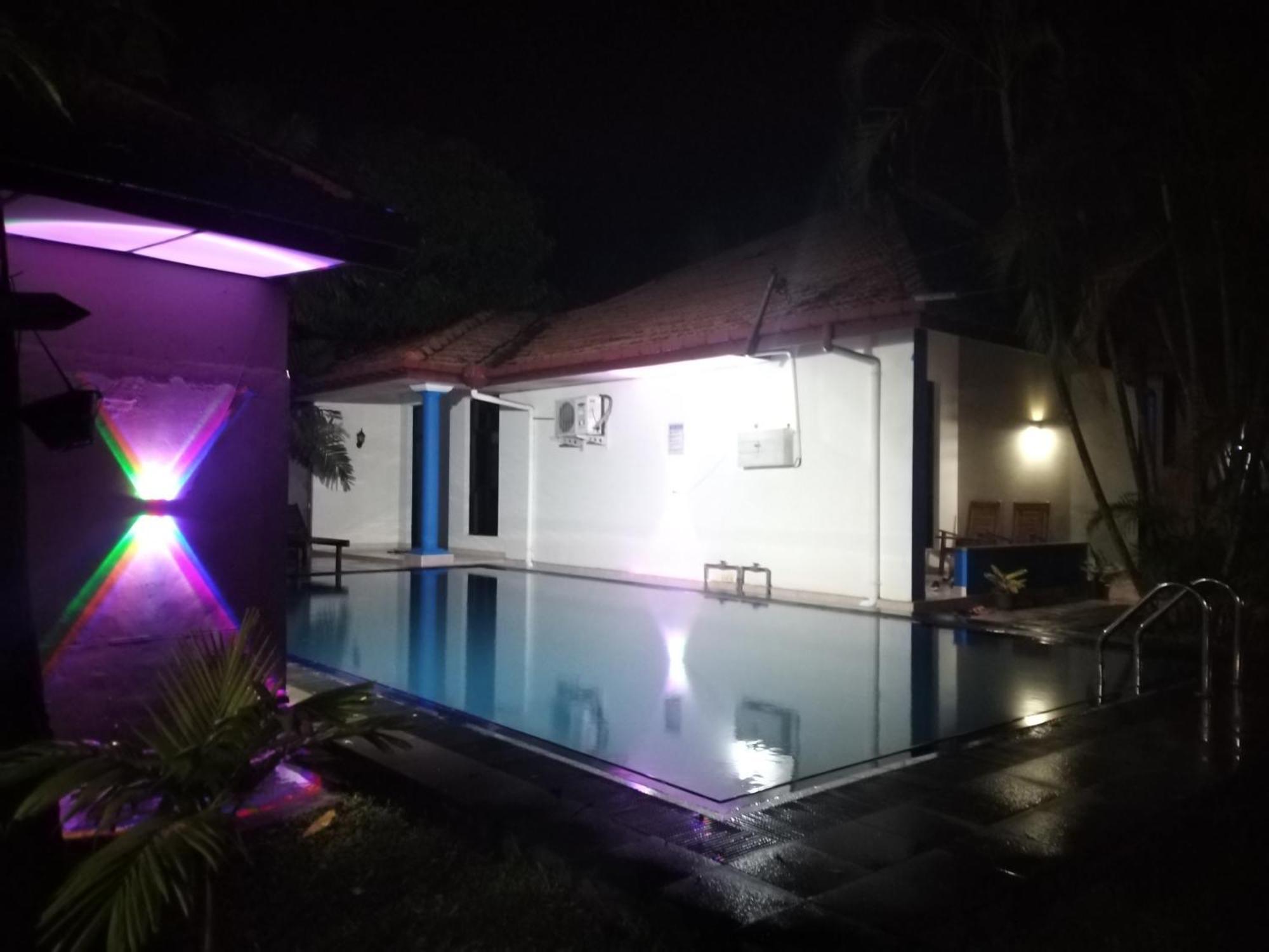 Blue Bell Hotel Negombo Dış mekan fotoğraf