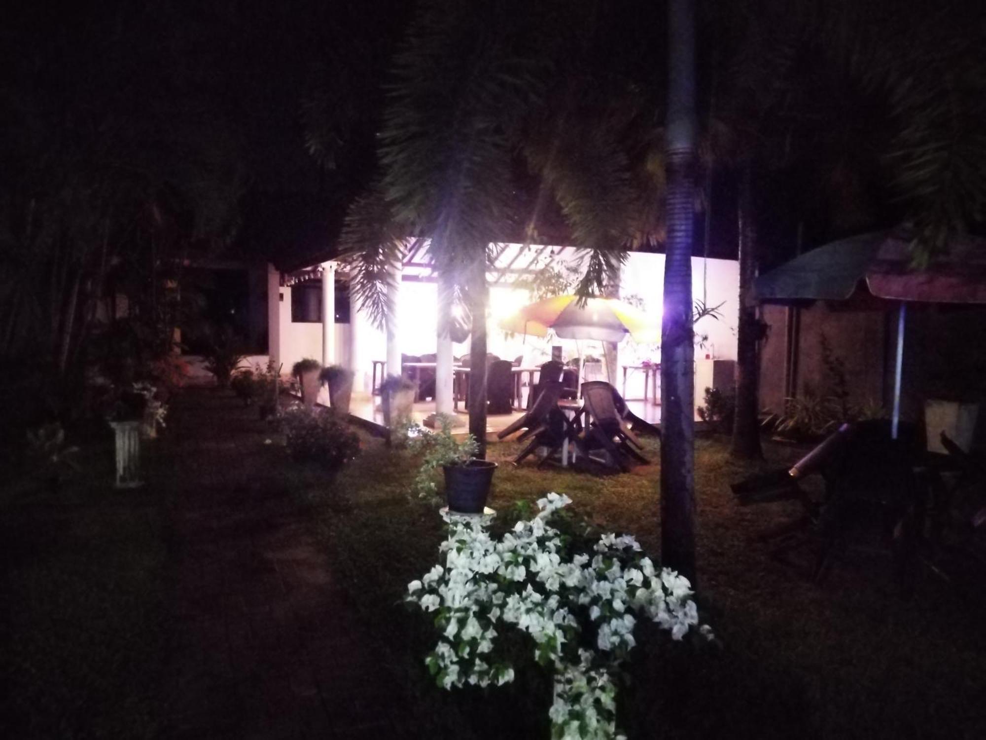 Blue Bell Hotel Negombo Dış mekan fotoğraf